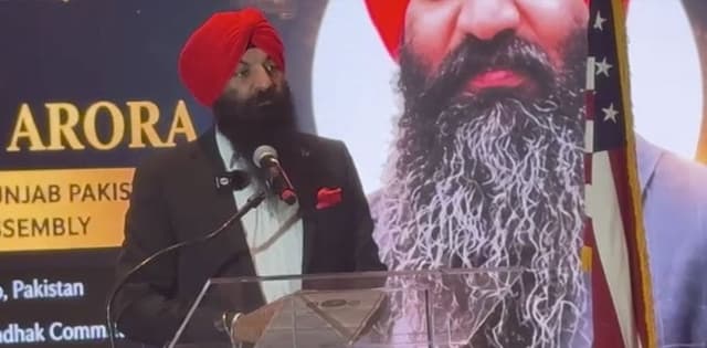 Pakistani Minister Ramesh Singh Arora Honored at Sikh of America Event
