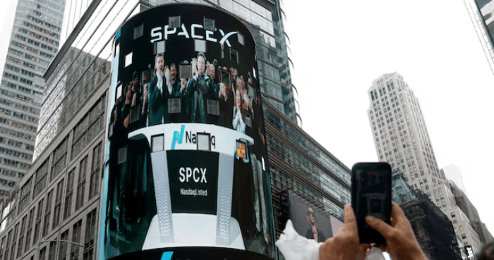 SpaceX shares fall as post-IPO frenzy loses steam